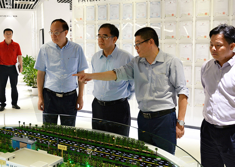 向导来访： 2018.10东莞市委书记梁维东亚星管理平台调研